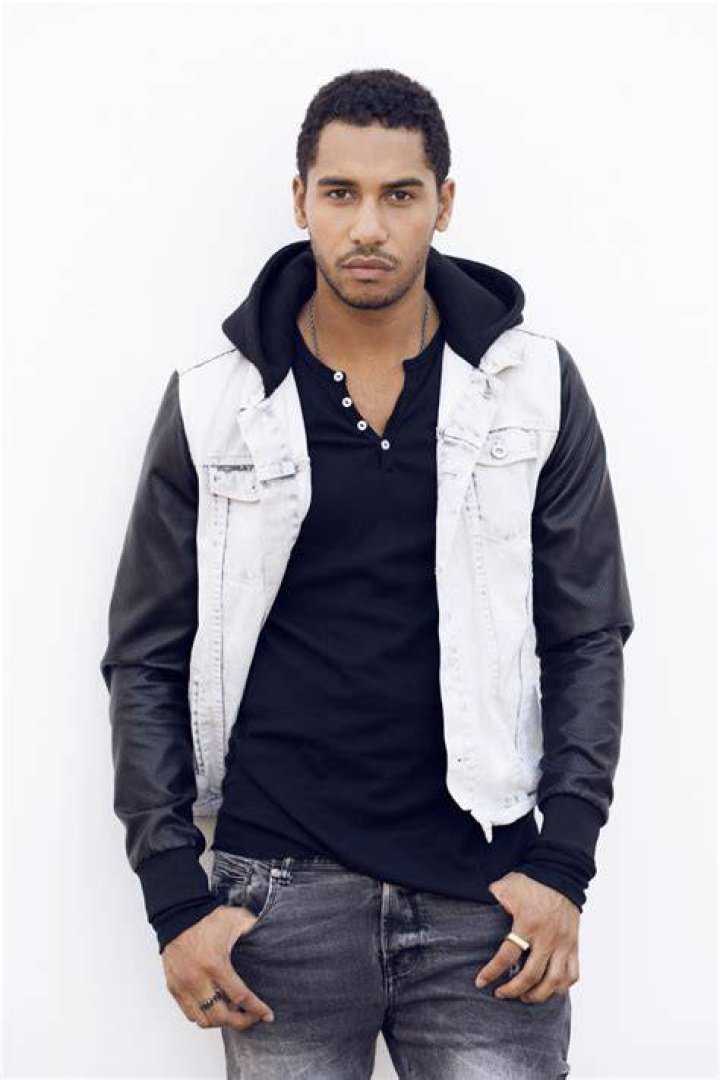 Elliot Knight Elliot Knight
