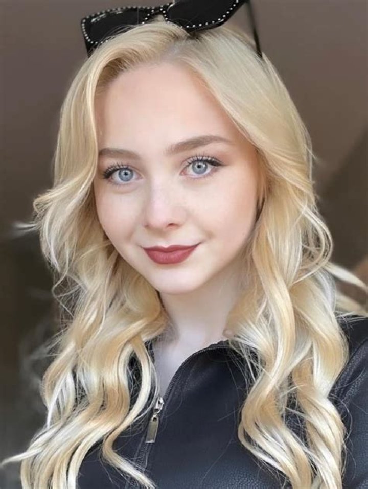 Kitana Turnbull Kitana Turnbull